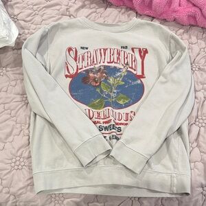 URBAN OUTFITTERS CREWNECK